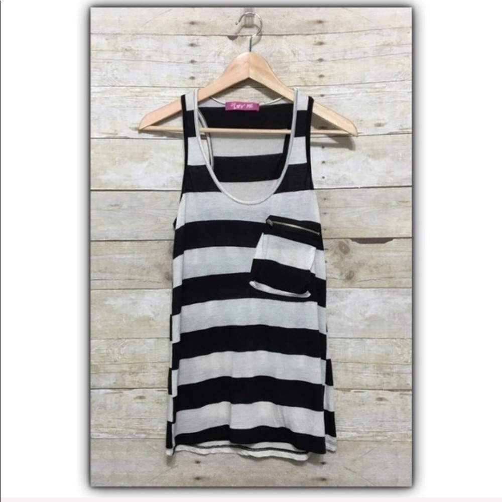 L❤️V ME Racer Back Scoop Neck Tank Top Size small